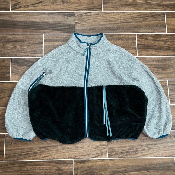 UGG Marlene Sherpa Jacket Women’s Green Full Zip Mockneck Comfort Fuzzy Warm - Picture 1 of 6